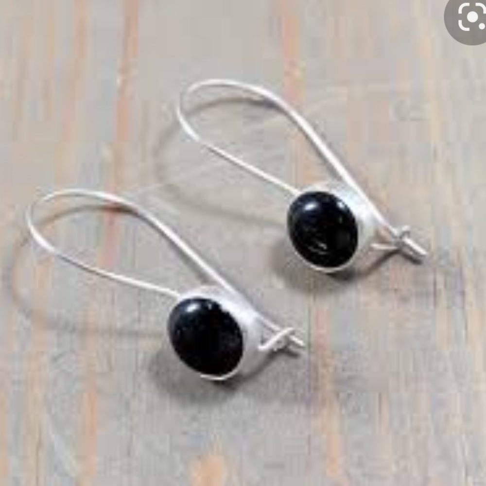 🆕Silver Kidney Wire Earrings - Picture 2 of 9